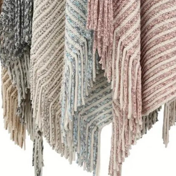 Beautiful Boho Style Soft Comfy Knit Ruana in Soft Petal Pink NEW - Picture 9 of 11